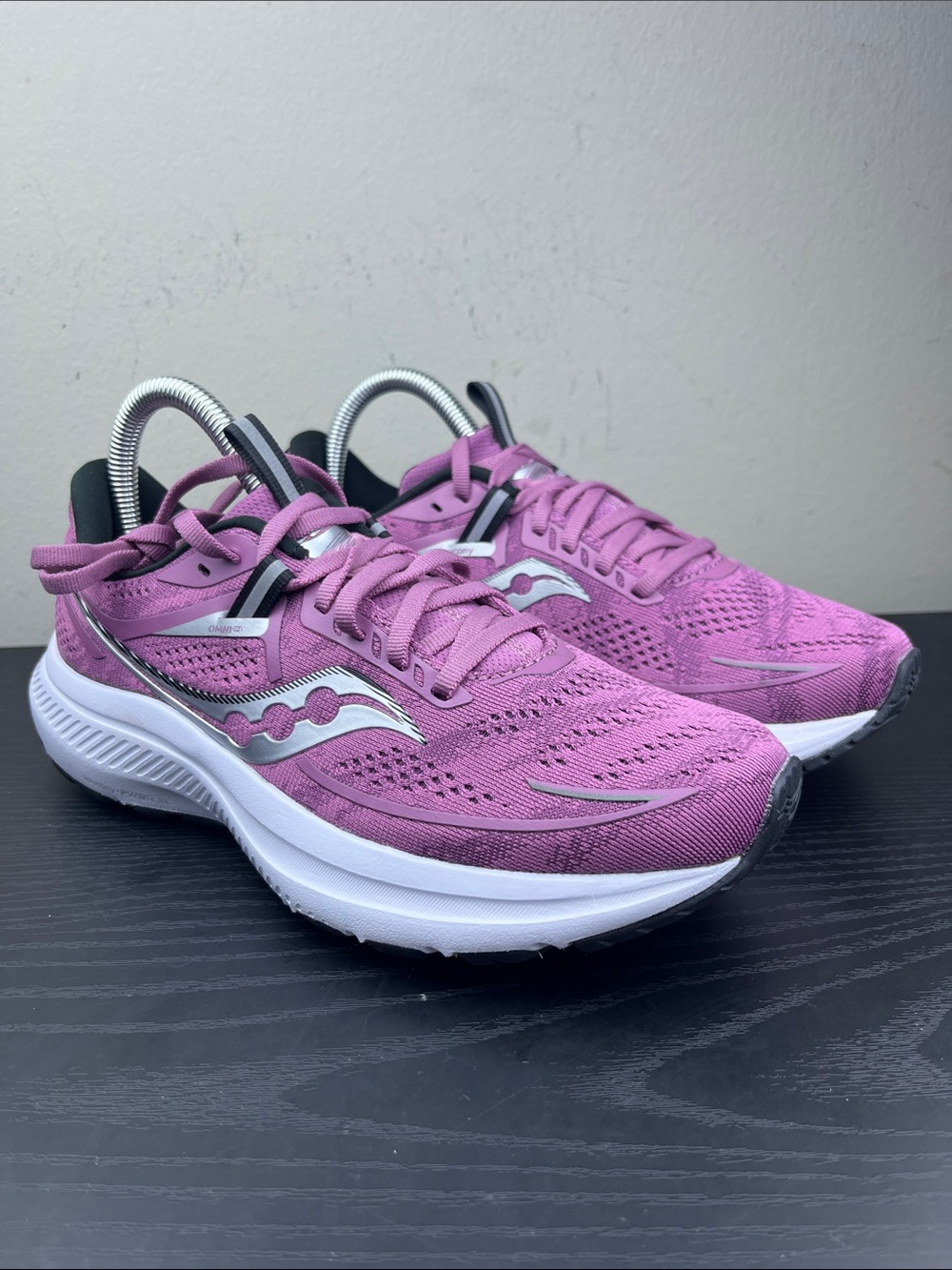 Saucony Omni 21 Women's Sz 7‎ Purple Pink Running Sneakers New with Box